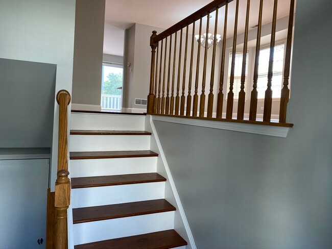 Building Photo - 2647 Woodmere Dr