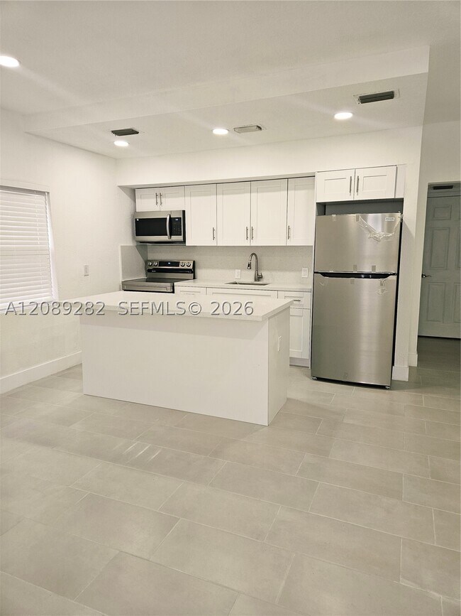 Foto del edificio - 2756 NW 46th St