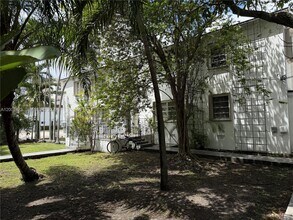 Building Photo - 1421 SW 37th Ave
