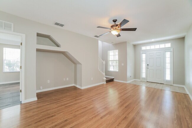 Building Photo - 16123 Bridgecrossing Dr