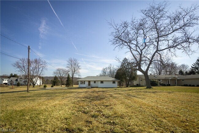 Foto del edificio - 471 Ridge Rd