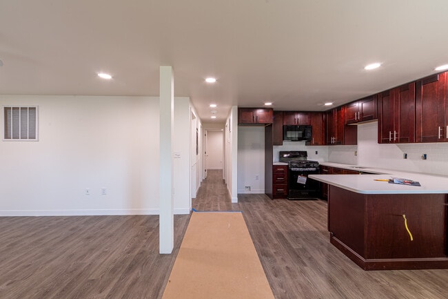 Building Photo - 7 Dreycott Ln