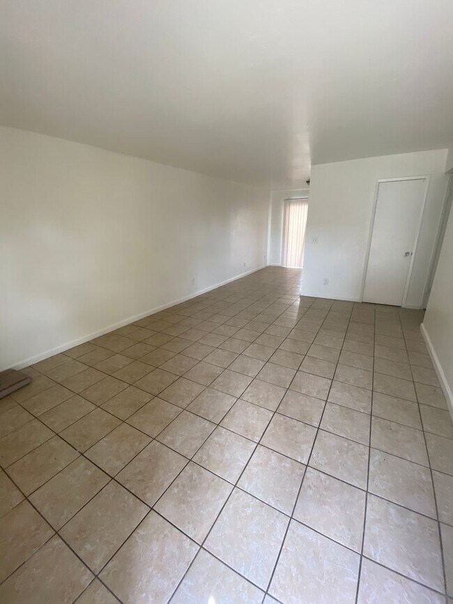 Foto del edificio - 128 N Yosemite Ave
