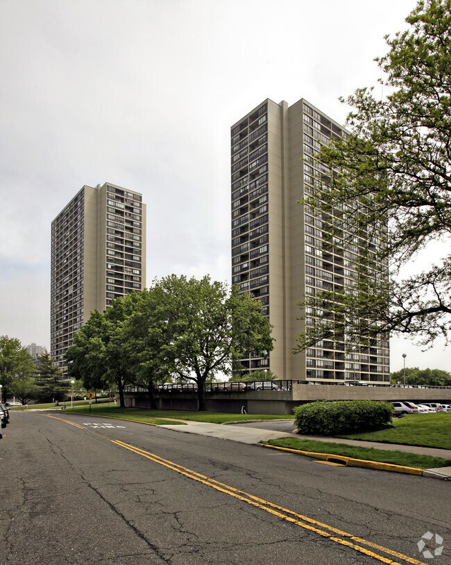 Horizon House Apartments Fort Lee, NJ Horizon House Apartments Fort Lee, NJ
