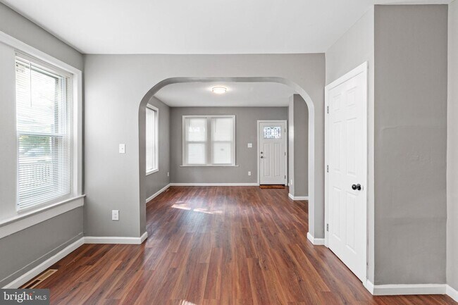 Foto del edificio - 1344 Princeton Ave