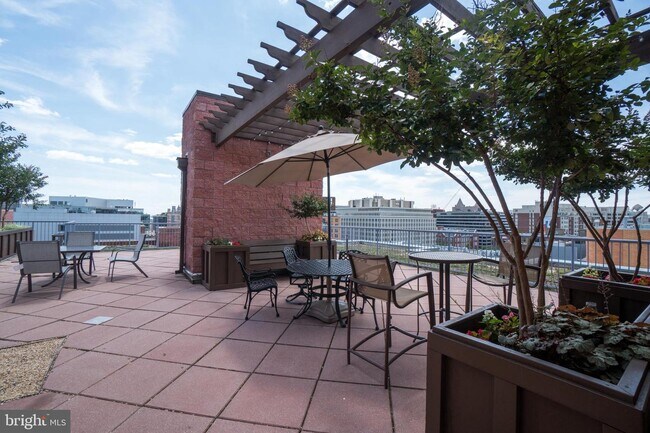 Foto del edificio - 1117 10th St NW