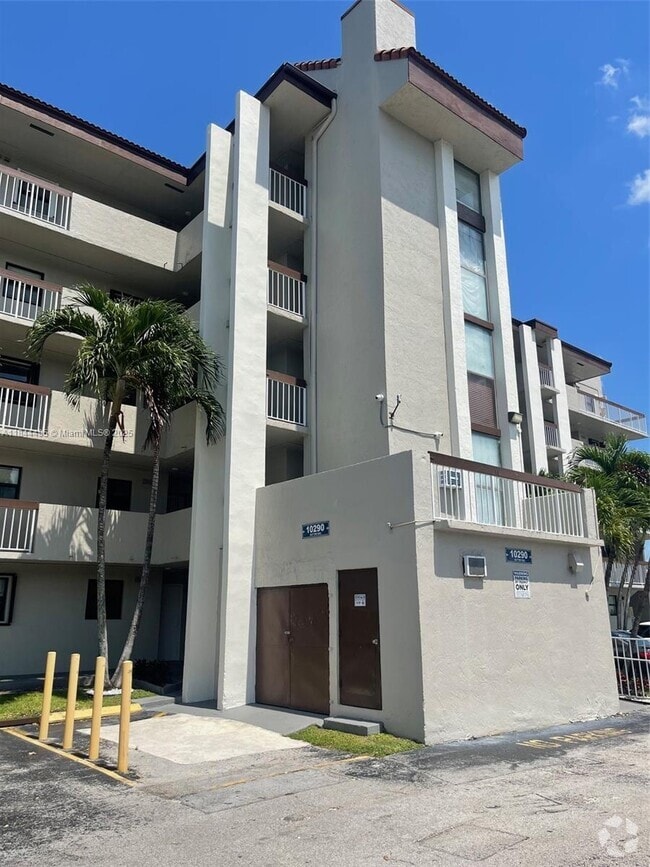 Building Photo - 10290 NW 9th St Cir