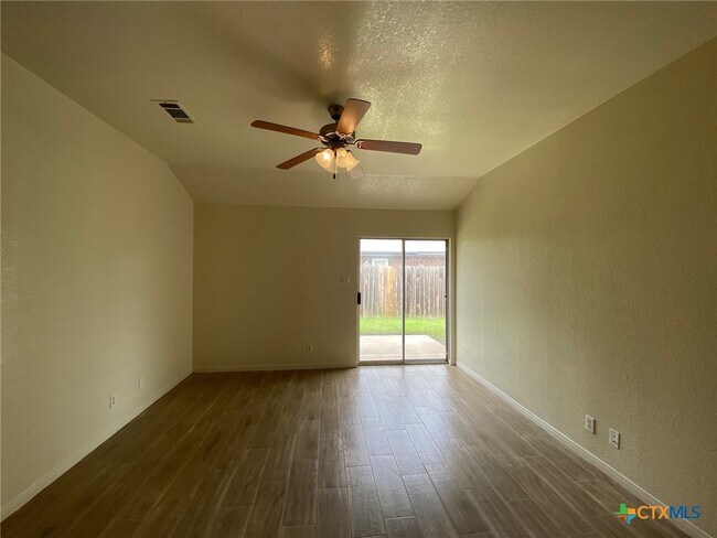 Foto del edificio - 2207 Wright Way