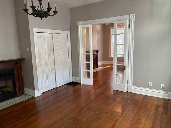 Foto del edificio - 1109 Russell St