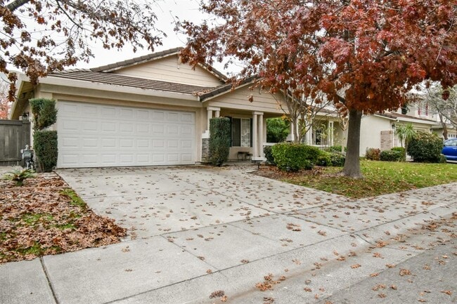 Building Photo - Gorgeous single story home in very desirab...