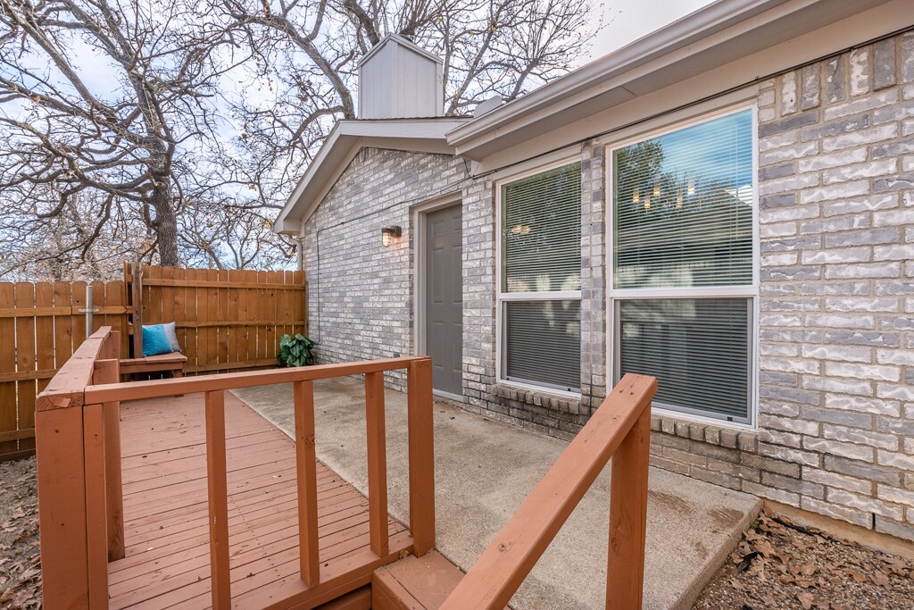 Primary Photo - 1308 Stone Creek Dr