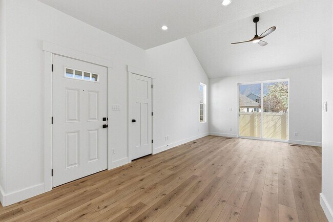 Building Photo - 6831 Dairy Hill Ct