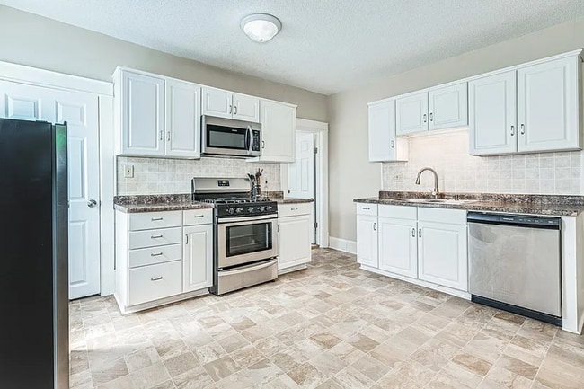 Foto del edificio - Stunning 5 Bedroom, 2 Bathroom Home in Minneapolis! Available 3/1/2026-Section 8 Accepted