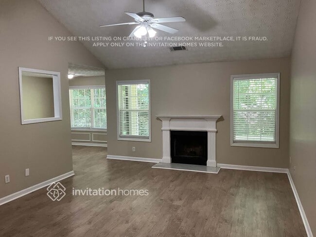 Building Photo - 898 Kendall Park Dr