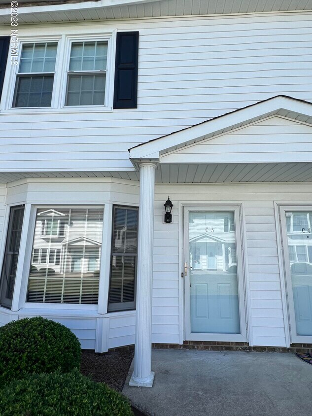 Foto principal - 3260 Landmark St
