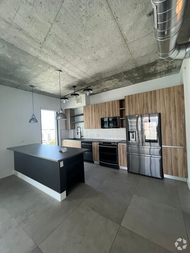 Paraiso Bay Apartments for Rent with EV Charging Miami, FL 5