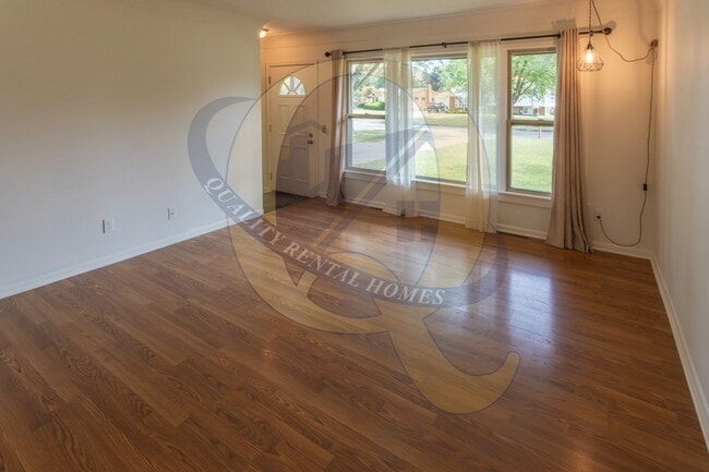 Building Photo - Available Now in Flint Twp.!!