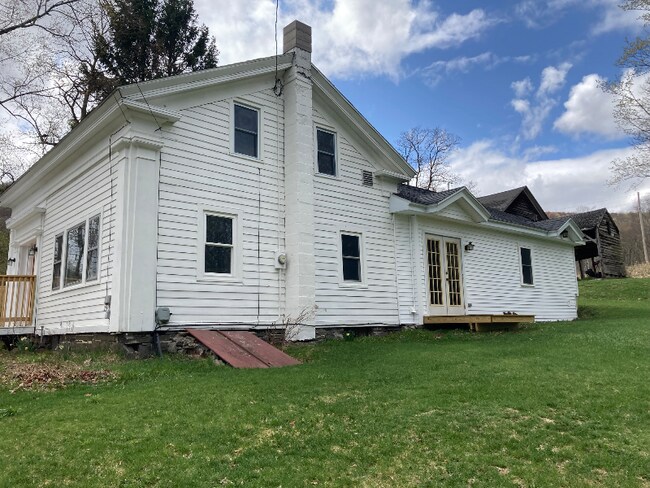 Foto del edificio - 215 Tuscan Rd