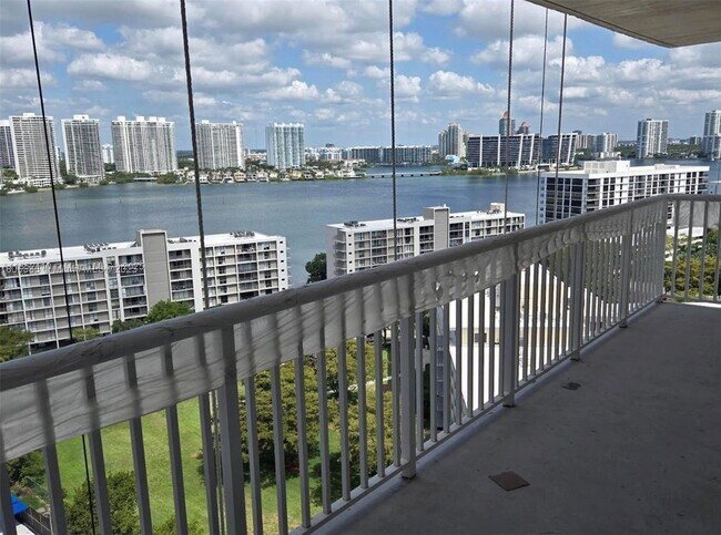 Foto del edificio - 231 174th St