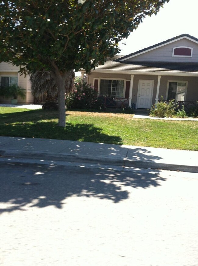661 Del Monte Dr, Hollister, CA 95023 House Rental in Hollister, CA