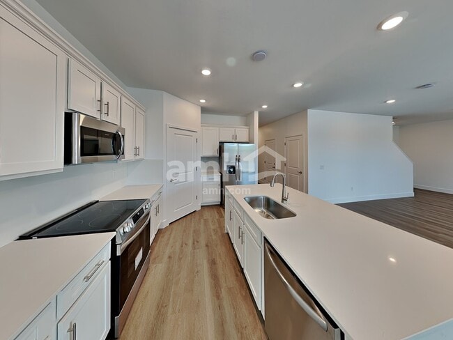 Building Photo - 9535 E Friedel Dr