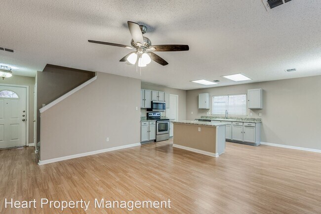 Building Photo - 4 br, 2.5 bath House - 2107 Bolivar Dr