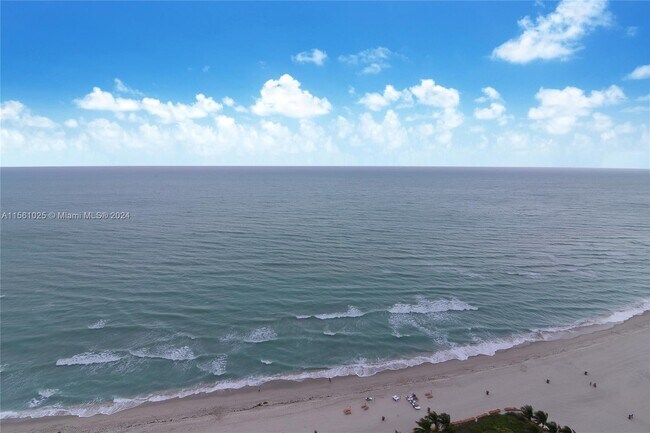 Foto del edificio - 19111 Collins Ave