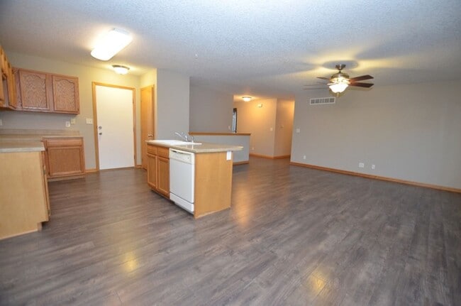 Building Photo - Open Layout Waukee Ranch