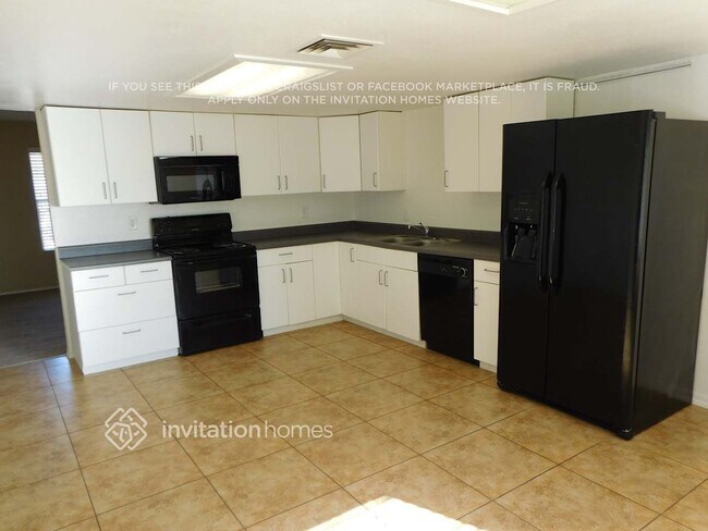 Building Photo - 4335 E Nancy Ln