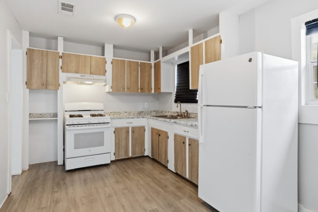 Building Photo - 205 Cunningham Dr