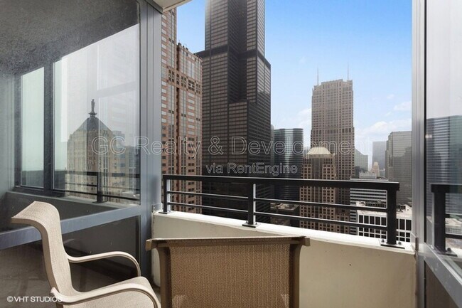 Foto del edificio - 235 W Van Buren St