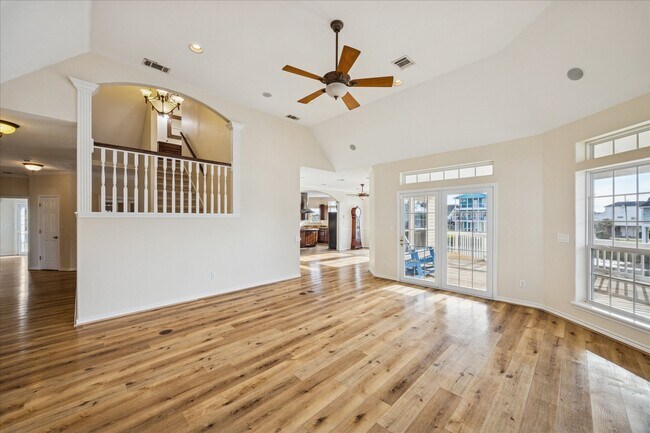 Foto del edificio - 22621 Bay Point Dr