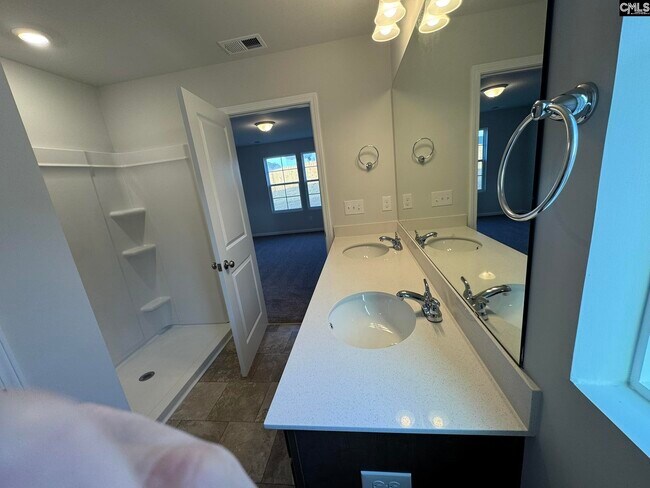 Foto del edificio - 289 Brando Wy