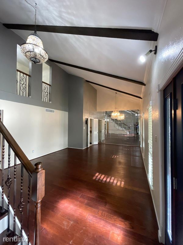 Building Photo - 4 br, 2.5 bath House - 5418 Barcelona Dr