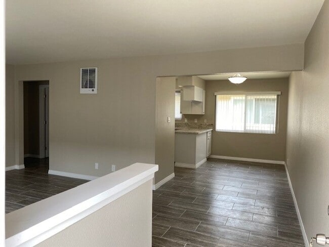 Building Photo - santabarbara5942