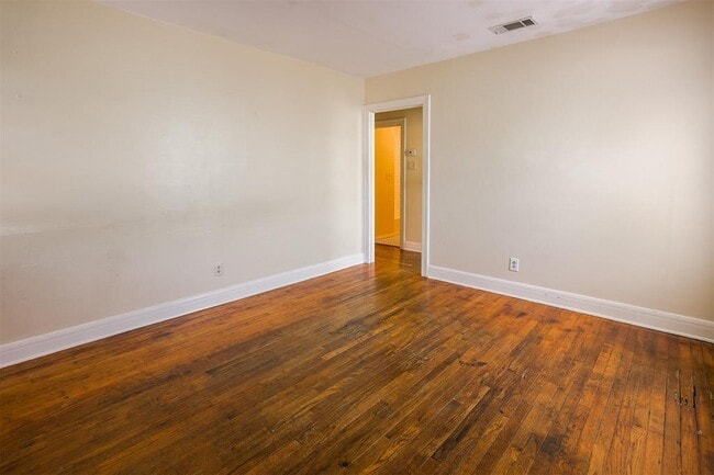 Building Photo - 5504 Avenue F