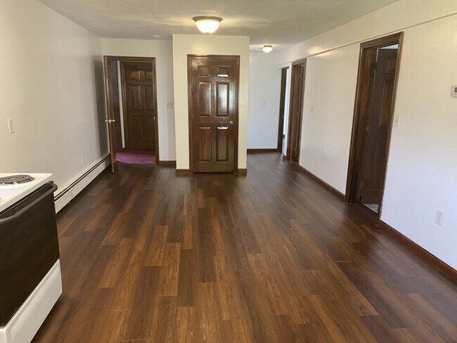 Building Photo - 19 Central St