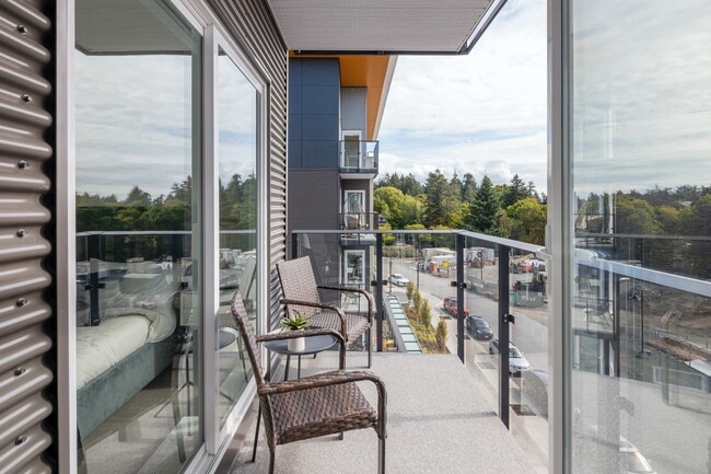 Building Photo - Colwood Corners