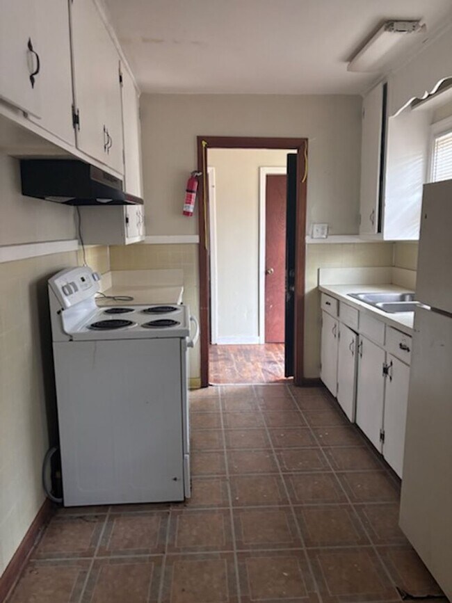 Foto del edificio - 323 Sykes Rd