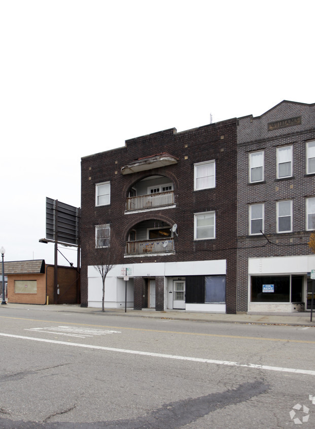 Primary Photo - 60-62 E Main St