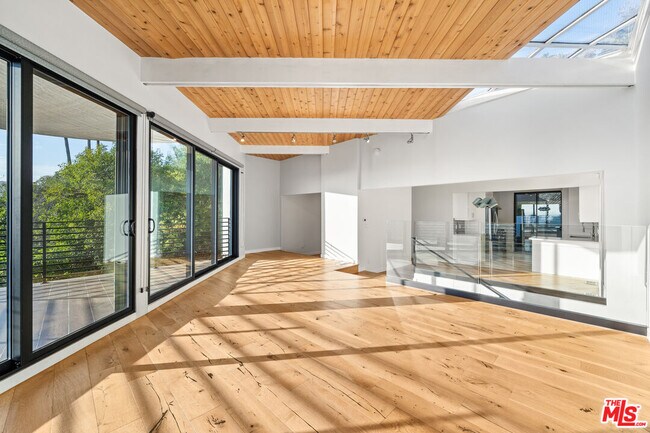 Foto del edificio - 3921 Clayton Ave W