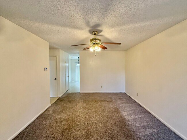 Foto del edificio - Available! 2 Bedroom 1 Bath Close to Everything! Longview, TX!