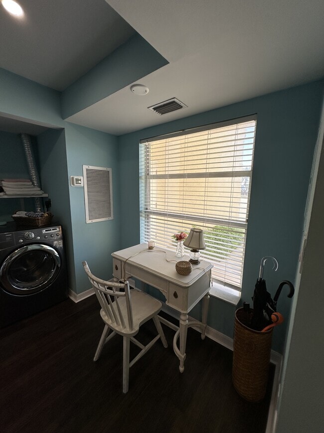 Building Photo - 2225 Jimmy Buffett Mem Hwy