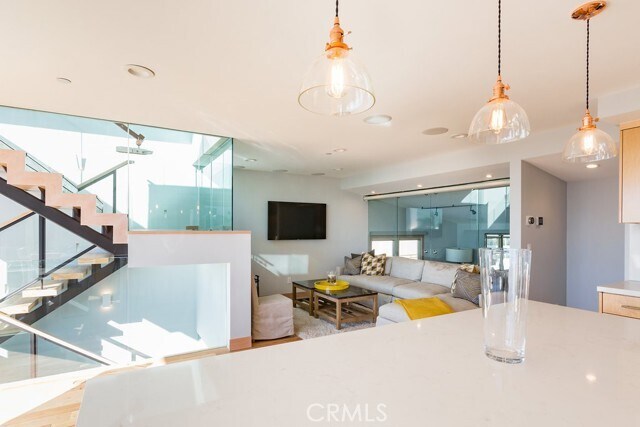 Foto del edificio - 814 Monterey Blvd