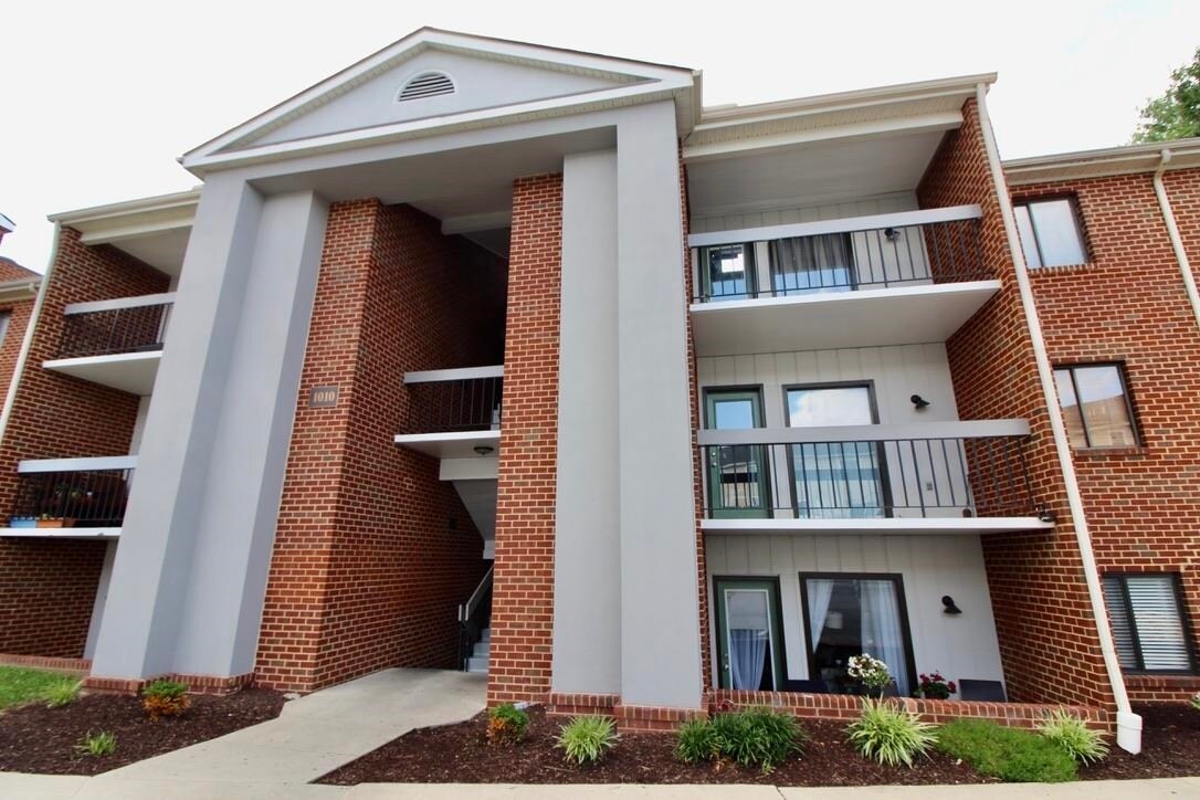 Foto principal - 1010 Blue Ridge Dr