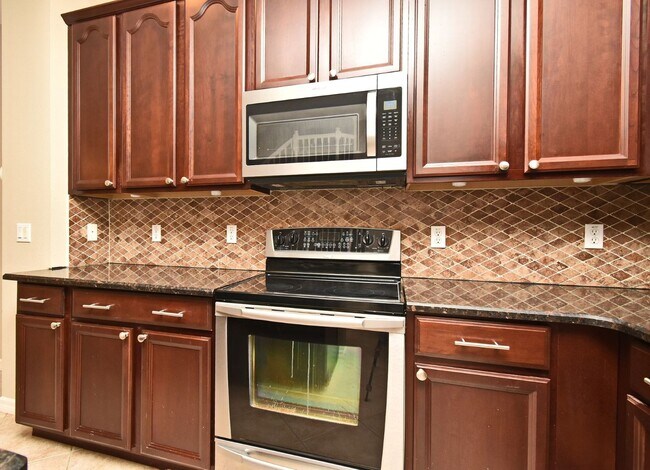 Foto del edificio - Beautiful townhouse at Claytons Crossing O...
