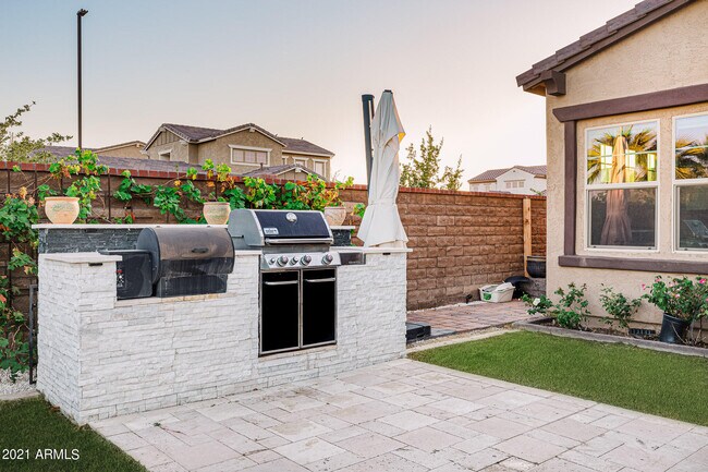 Building Photo - 4071 Sophia Dr