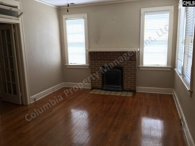 Building Photo - 3100 River Dr