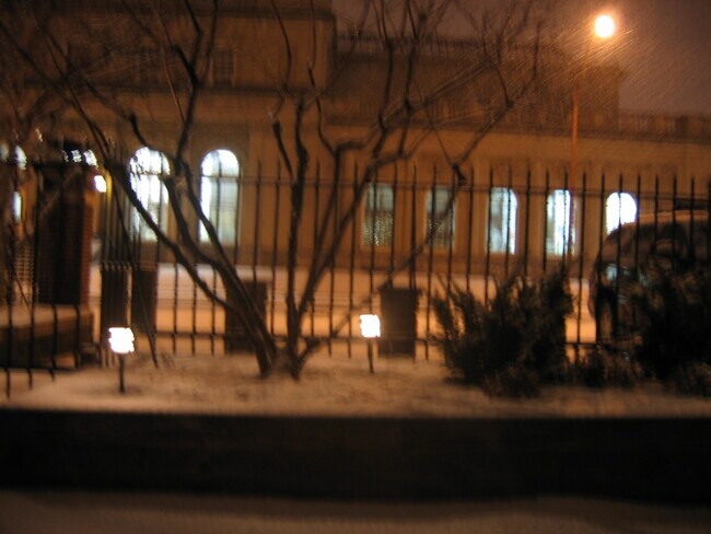 Building Photo - 30 Jay St