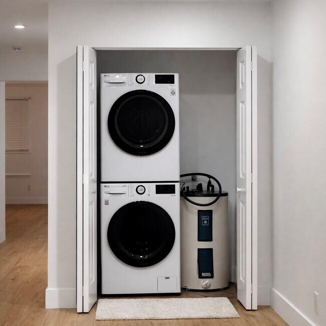 Building Photo - 1142 NE 4th Ave